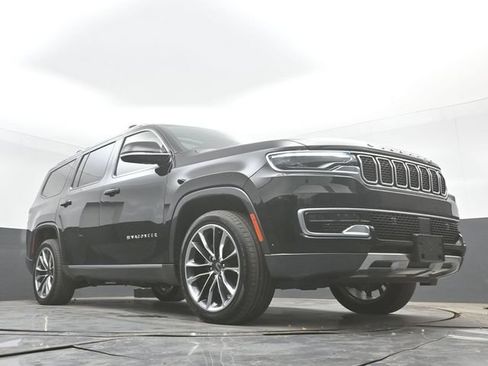 Used 2022 Jeep Wagoneer Series III w/ Premium Group I AWD/4WD image 44