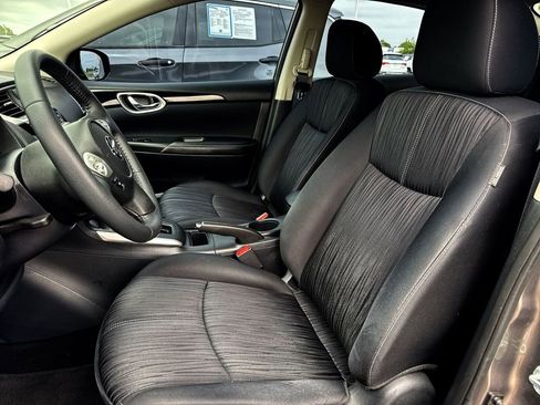 Used 2016 Nissan Sentra SV FWD image 11