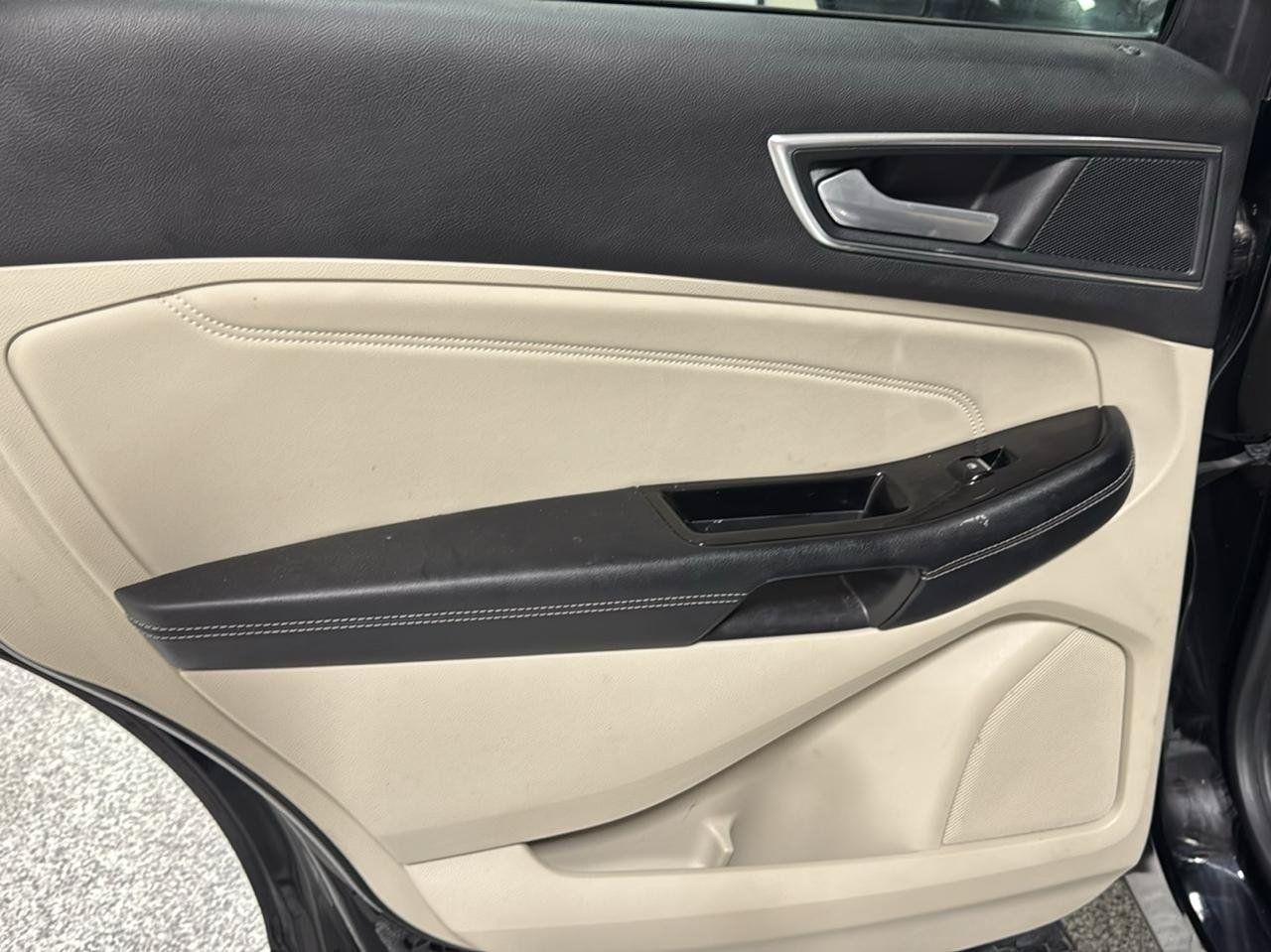 Used 2018 Ford Edge Titanium w/ Equipment Group 301A FWD image 14