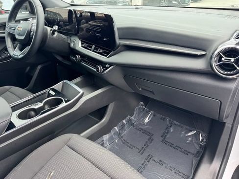 Certified 2025 Chevrolet Equinox LT FWD image 6