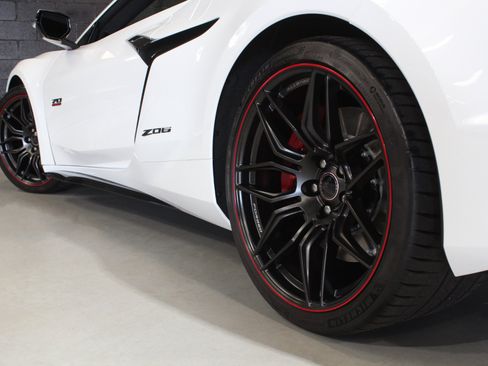Used 2023 Chevrolet Corvette Z06 RWD image 32