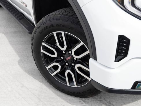 Used 2025 GMC Sierra 1500 AT4 w/ Technology Package image 8