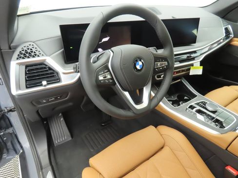 Certified 2025 BMW X5 xDrive40i w/ Parking Assistance Package image 9