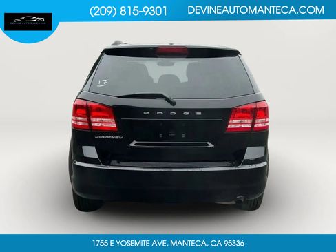 Used 2019 Dodge Journey SE image 5