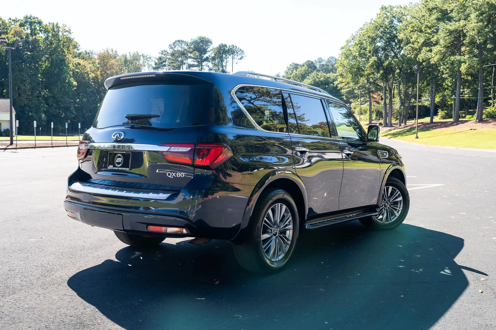 Used 2019 INFINITI QX80 Luxe w/ Proassist Package AWD/4WD image 2