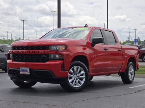 Used 2020 Chevrolet Silverado 1500 Custom w/ Custom Value Package image 2