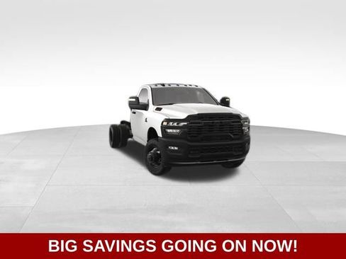 New 2025 RAM 3500 Tradesman image 27