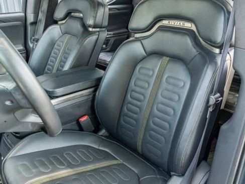 Used 2022 Rivian R1T Launch Edition image 20