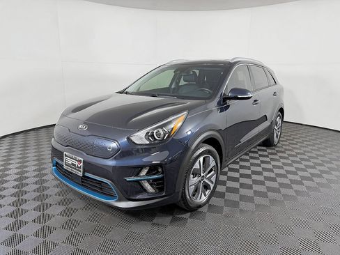 Used 2020 Kia Niro EX Premium image 2