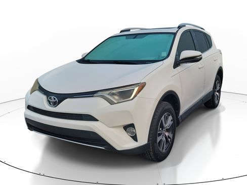 Used 2016 Toyota RAV4 XLE image 3