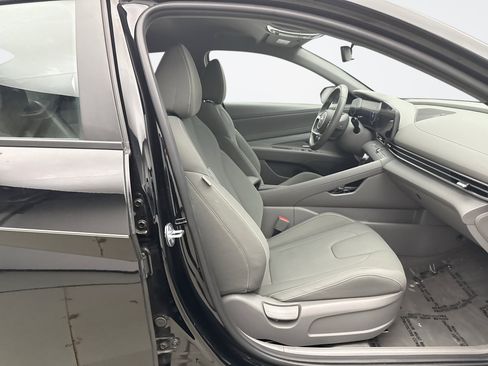 Used 2023 Hyundai Elantra SEL w/ Convenience Package FWD image 18