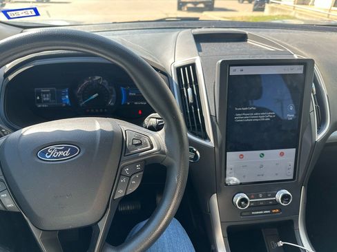 Used 2022 Ford Edge SE w/ Black Appearance Package image 13