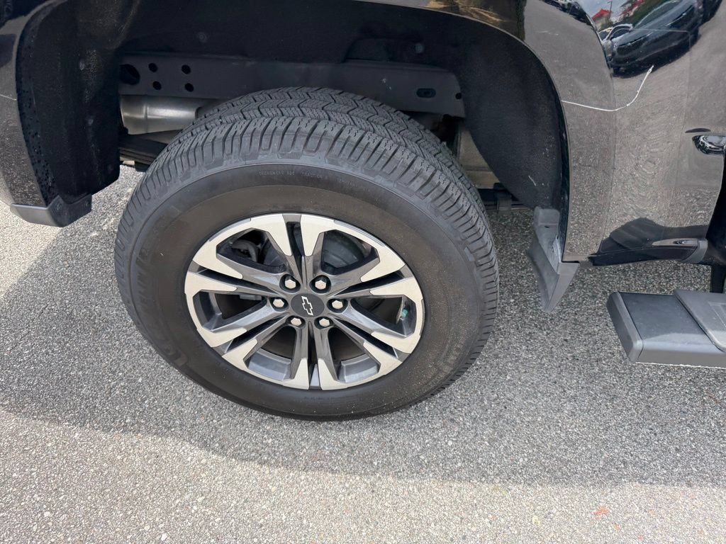 Used 2021 Chevrolet Colorado Z71 w/ Safety Package RWD image 5