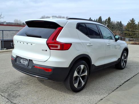 Certified 2023 Volvo XC40 B5 Plus w/ Climate Package image 5