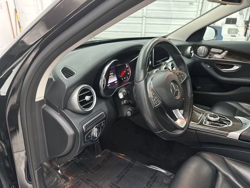 Used 2018 Mercedes-Benz C 300 4MATIC Sedan image 9