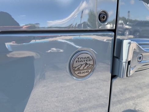 Used 2026 Jeep Gladiator Sport AWD/4WD image 32