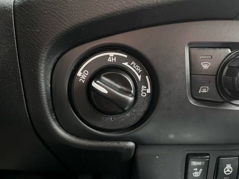 Used 2023 Nissan Frontier SV w/ SV Convenience Package image 21