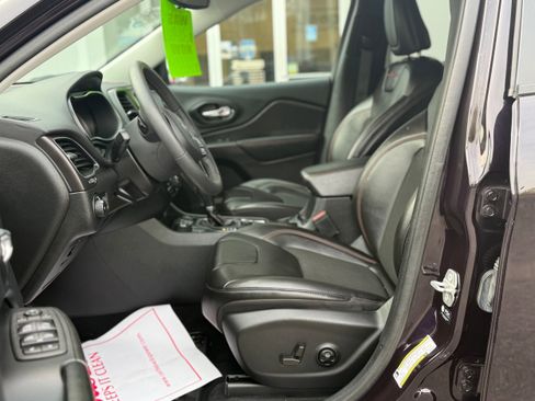 Certified 2021 Jeep Cherokee Trailhawk image 13