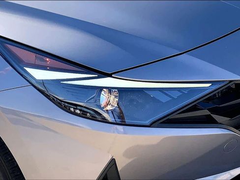 Used 2022 Hyundai Elantra SEL FWD image 50