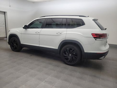 Used 2021 Volkswagen Atlas SE w/ Panoramic Sunroof Package FWD image 3