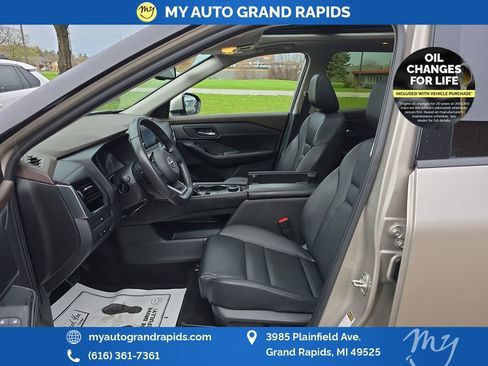 Used 2023 Nissan Rogue SL AWD/4WD image 9