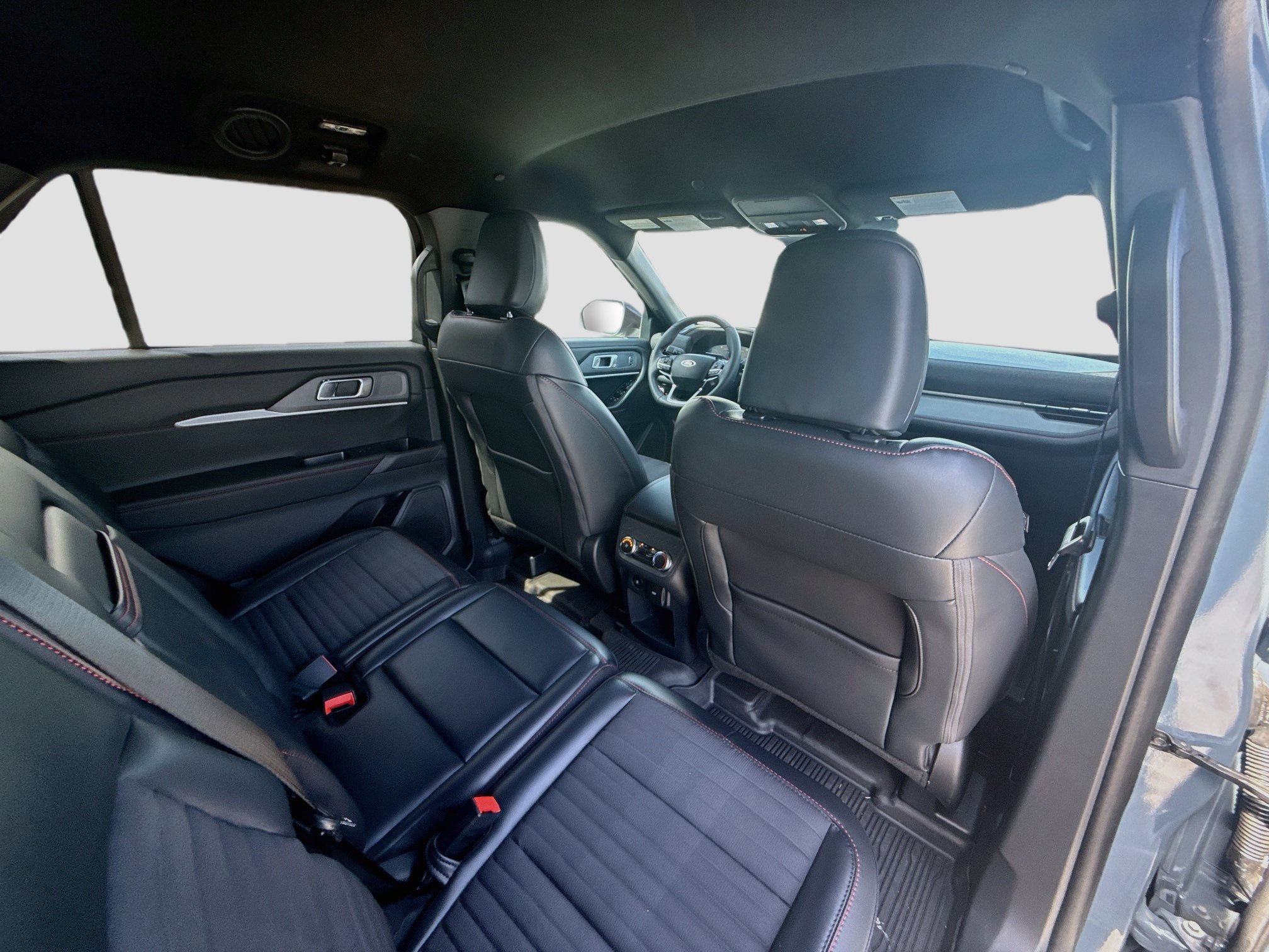 Used 2025 Ford Explorer ST-Line RWD image 30