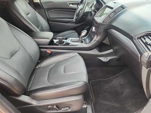 Used 2018 Ford Edge Titanium w/ Equipment Group 302A FWD image 28