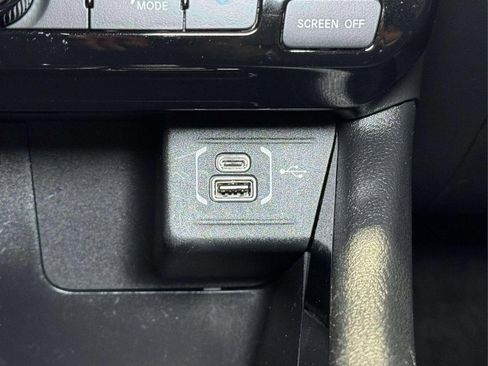 Used 2022 Jeep Compass Limited image 13