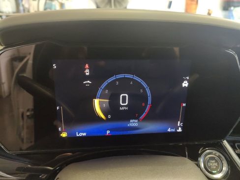 New 2025 Chevrolet Trax RS w/ Sunroof Package image 18