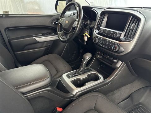 Certified 2022 Chevrolet Colorado LT w/ LT Convenience Package image 24