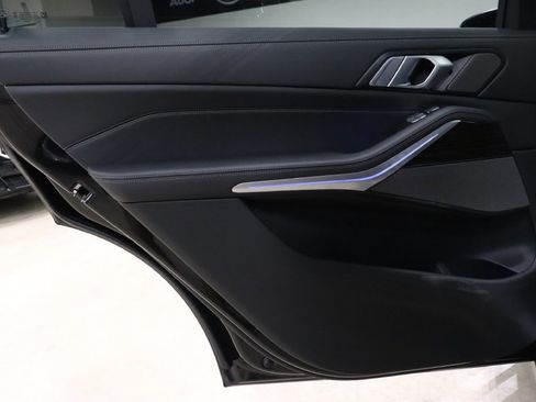 Used 2024 BMW X7 xDrive40i image 16