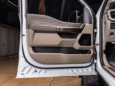 Used 2026 Ford F450 Platinum w/ Platinum Plus Package image 32