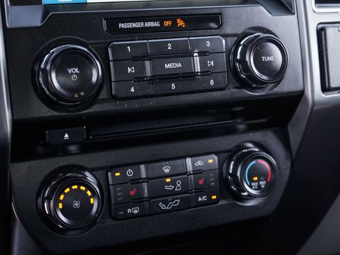 Used 2018 Ford F150 XLT w/ Equipment Group 302A Luxury image 31