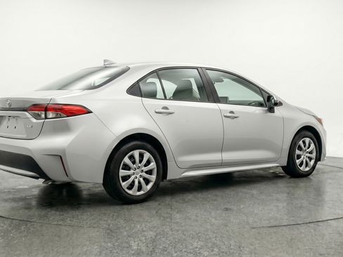 Used 2025 Toyota Corolla LE FWD image 9
