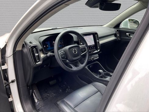 Used 2024 Volvo XC40 B5 Core AWD/4WD image 17