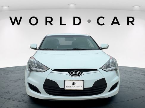 Used 2016 Hyundai Veloster FWD image 17