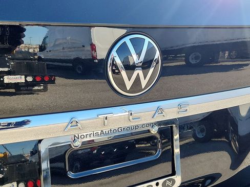 Used 2021 Volkswagen Atlas SE w/ Panoramic Sunroof Package image 12