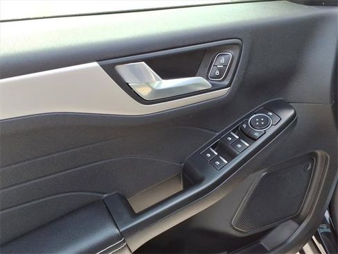 Used 2022 Ford Escape SEL image 8