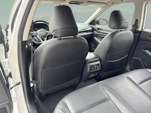 Used 2024 Nissan Altima 2.0 SR FWD image 26