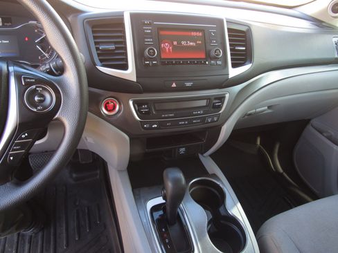 Used 2016 Honda Pilot LX image 18