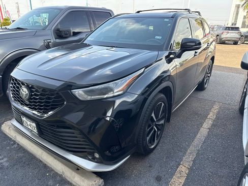 Used 2022 Toyota Highlander XSE FWD image 1