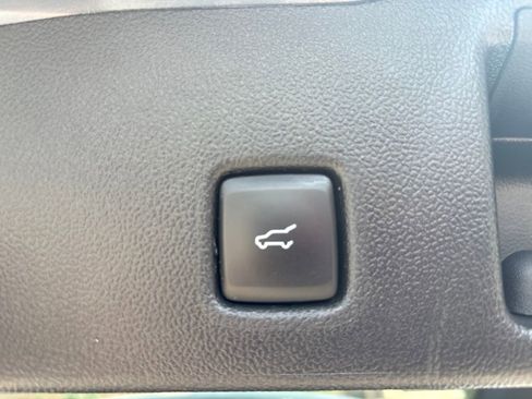 Used 2023 Ford Escape Platinum w/ Premium Technology Package AWD/4WD image 8