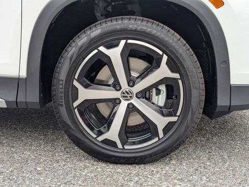 New 2026 Volkswagen Tiguan SE image 11