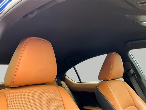 Used 2022 Lexus IS 300 RWD image 15