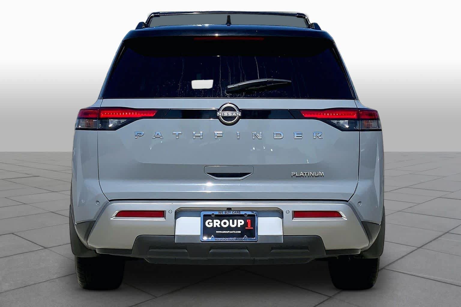 Used 2022 Nissan Pathfinder Platinum w/ Lighting Package (N93) FWD image 5