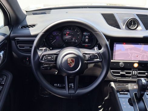 Certified 2023 Porsche Macan AWD/4WD image 15