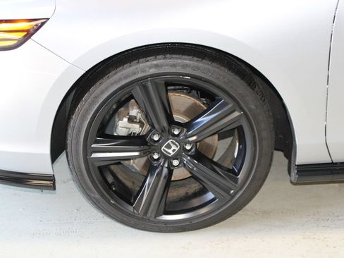 Used 2025 Honda Accord Sport image 4