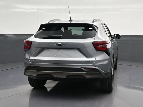 Used 2026 Chevrolet Trax ACTIV FWD image 2