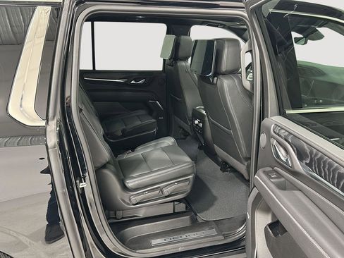 Used 2024 GMC Yukon XL Denali w/ Denali Reserve Package image 27
