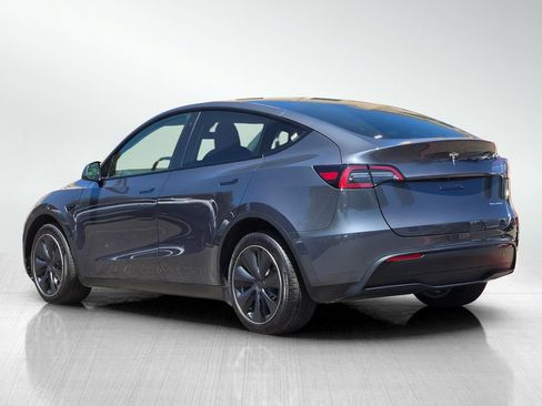 Used 2023 Tesla Model Y Long Range AWD/4WD image 7